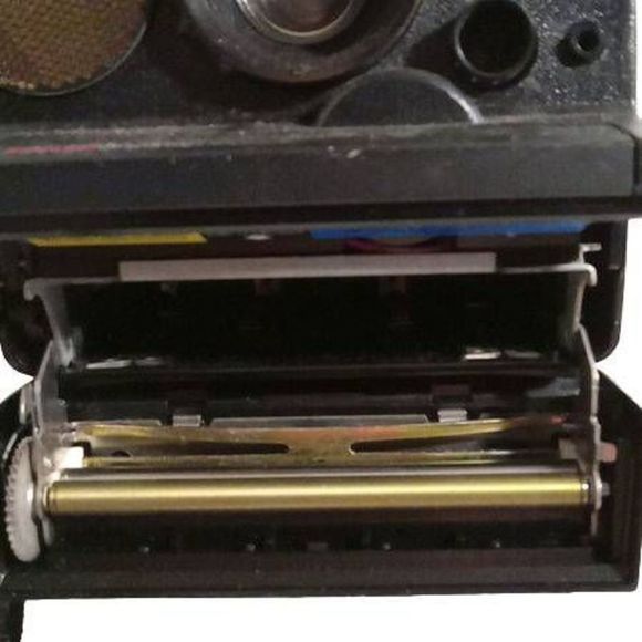 Black Camera Polaroid One Step Sonar 600 Film Includes Strap - Picture 3 of 7